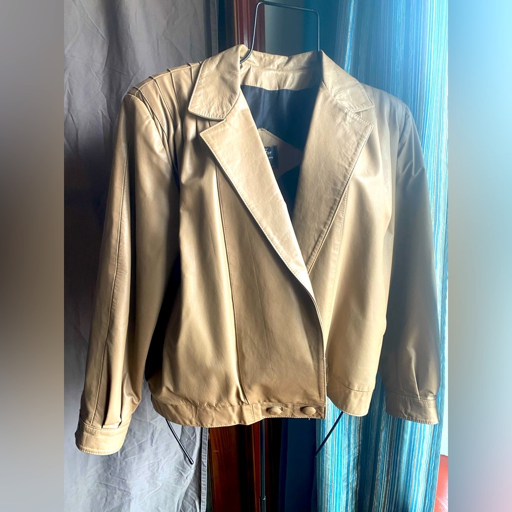 Vintage Unisex Leather Jacket! Gorgeous Tan Retro Style Jacket Man Woman